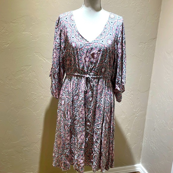 Torrid summer dress size 1 . Bohemian style in pink navy and white pattern. - Picture 1 of 5